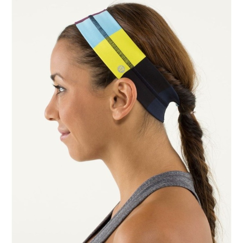 Lululemon Fly‎ Away Tamer Headband in Pow Stripe Split Pea